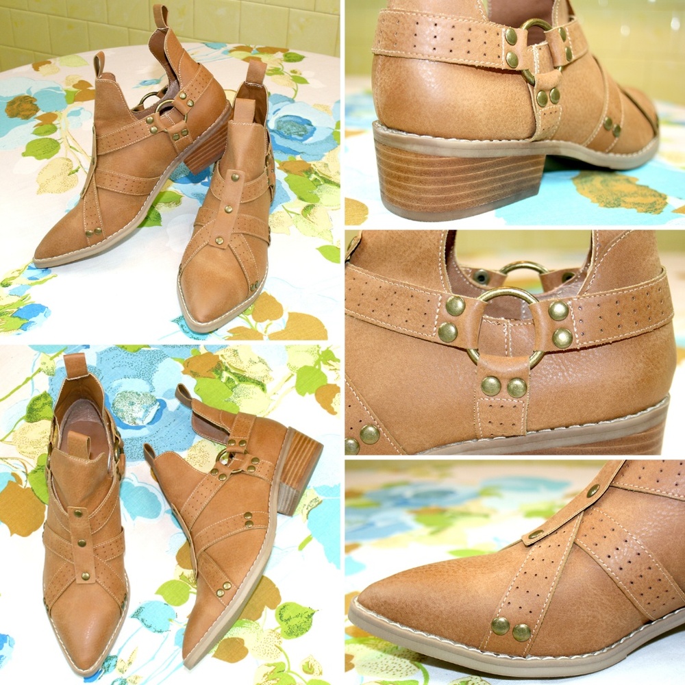 Edgy Studded Harness Pointy Toe Ankle Boot NIB - Picture 6 of 8